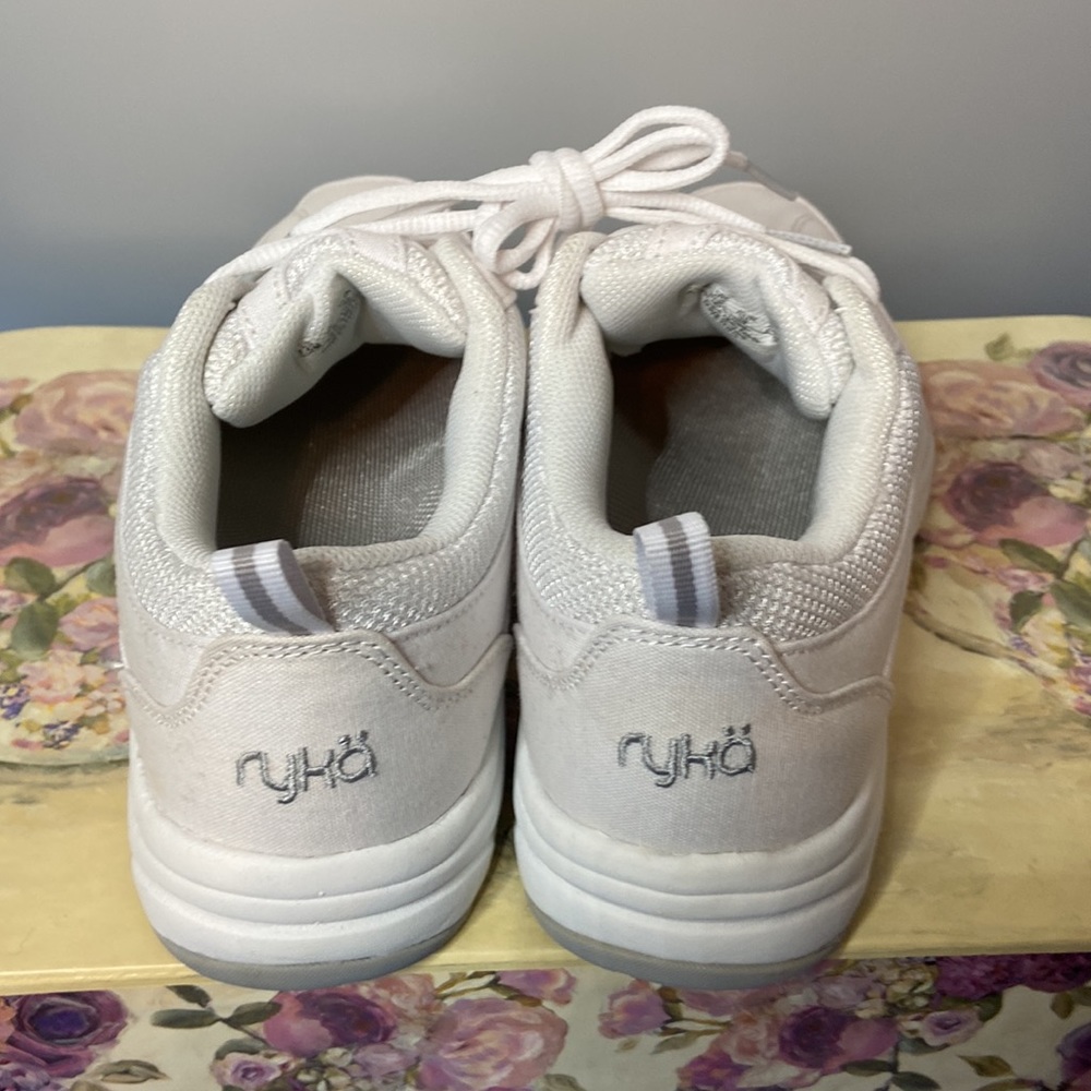 EUC Ryka walking shoes, white canvas, size 7.5 - Picture 4 of 7